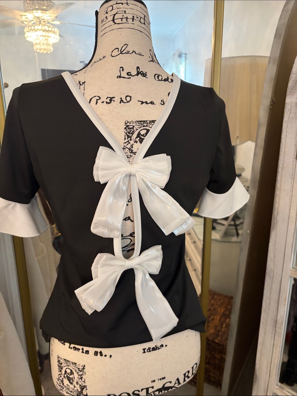 Black and White Bow-Back Women's Top
